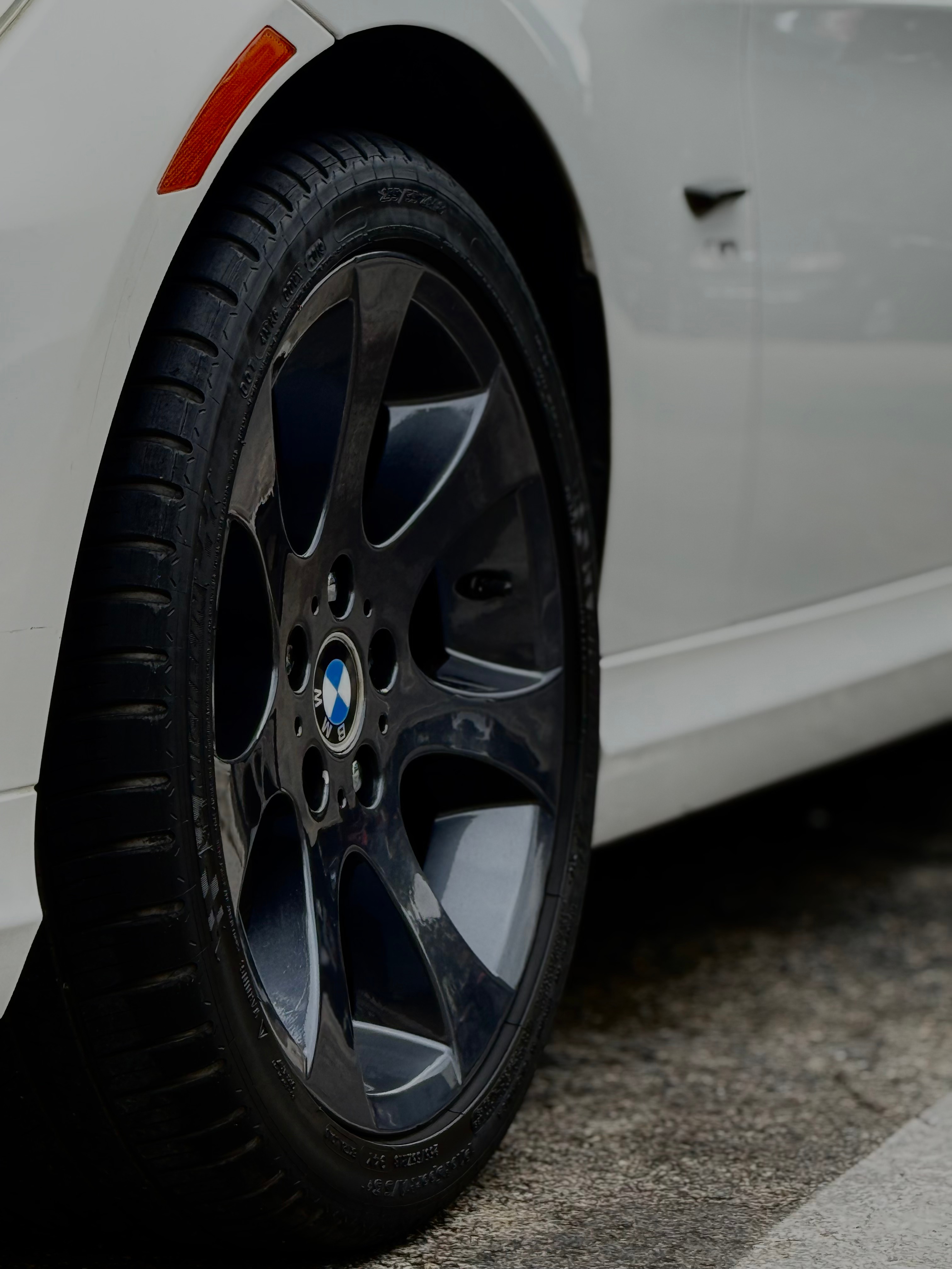 BMW wheel detailing Austin - tire shine and brake dust removal service